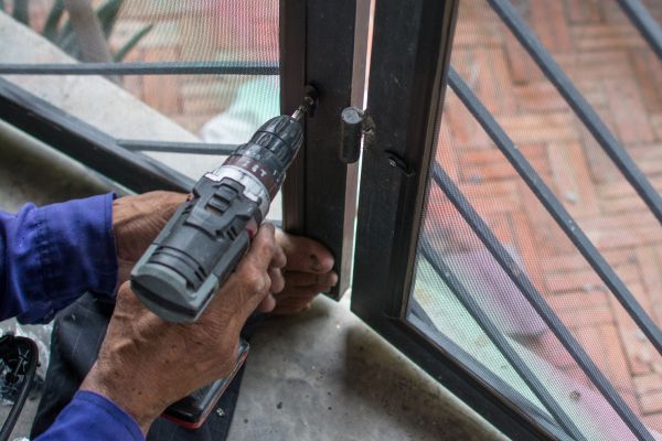 Cost of Steel Window Repair in Edmonds